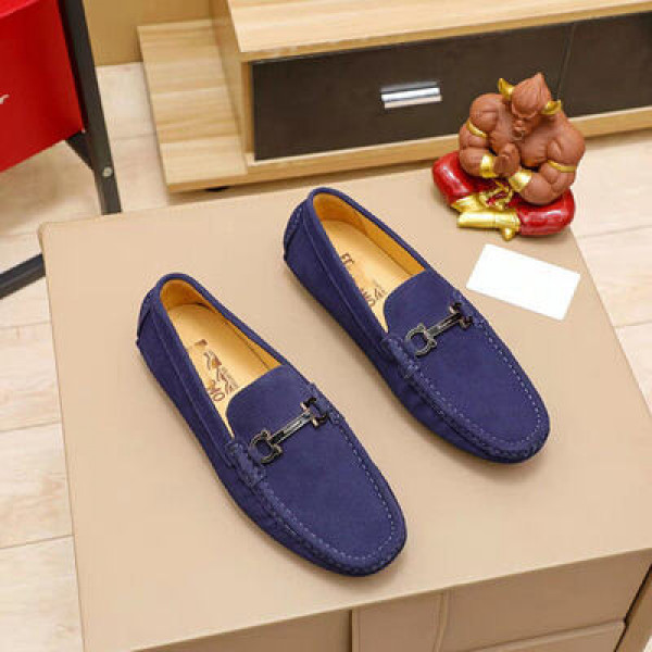$ALVATOR€ F€RRAGAMO Exclusive Leather Loafer For Men